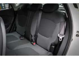 Renault Captur (2014) thumbnail 8