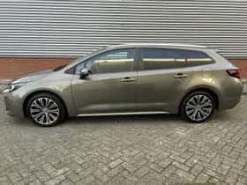 Toyota Corolla (2021) thumbnail 2