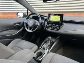 Toyota Corolla (2021) thumbnail 4