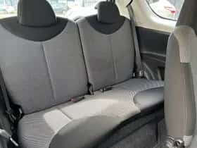 Toyota Aygo (2015) thumbnail 12