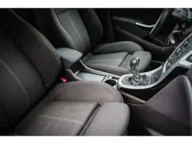 Opel Astra (2010) thumbnail 13