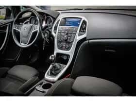 Opel Astra (2010) thumbnail 4