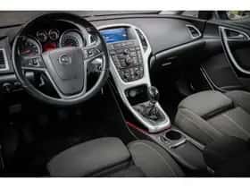 Opel Astra (2010) thumbnail 6