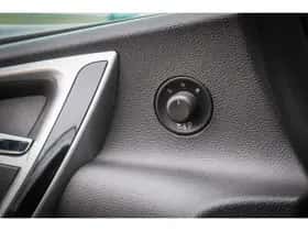 Opel Astra (2010) thumbnail 10