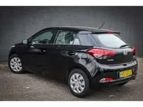 Hyundai i20 (2016) thumbnail 2