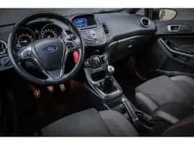 Ford Fiesta (2017) thumbnail 3