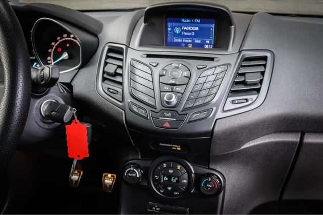 Ford Fiesta (2017) thumbnail 5