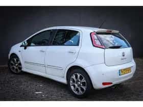 Fiat Punto (2015) thumbnail 2