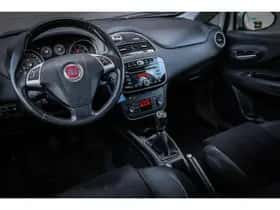 Fiat Punto (2015) thumbnail 3
