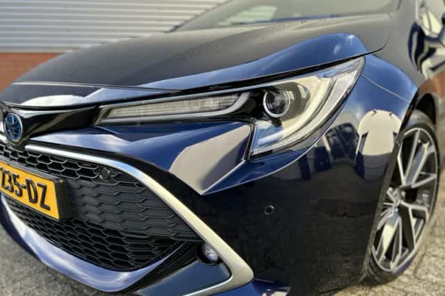 Toyota Corolla (2022) thumbnail 2