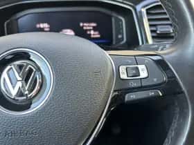 Volkswagen T-Roc (2018) thumbnail 12