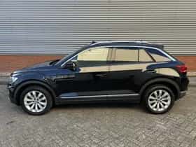 Volkswagen T-Roc (2018) thumbnail 3