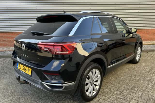 Volkswagen T-Roc (2018) thumbnail 4