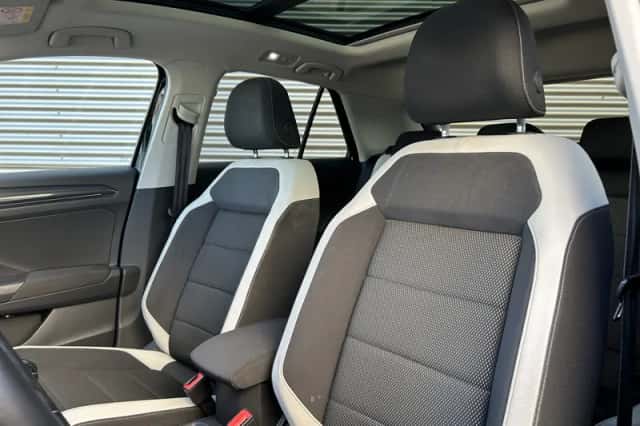 Volkswagen T-Roc (2018) thumbnail 6