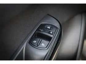 Opel Corsa (2015) thumbnail 16