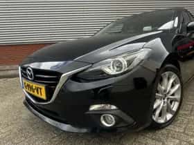 Mazda 3 (2016) thumbnail 2