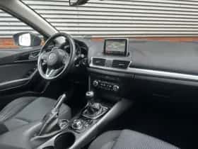 Mazda 3 (2016) thumbnail 5