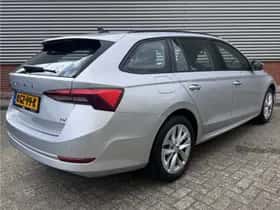 Škoda Octavia (2023) thumbnail 2