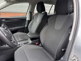 Škoda Octavia (2023) thumbnail 4