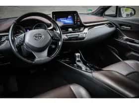 Toyota C-HR (2019) thumbnail 3