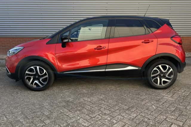 Renault Captur (2016) thumbnail 2