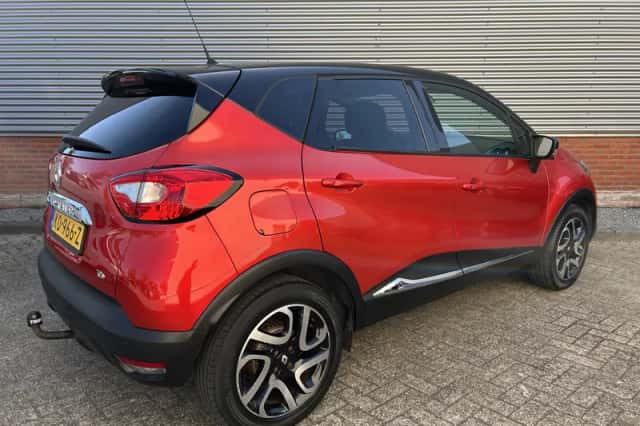 Renault Captur (2016) thumbnail 3