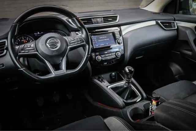 Nissan Qashqai (2018) thumbnail 3