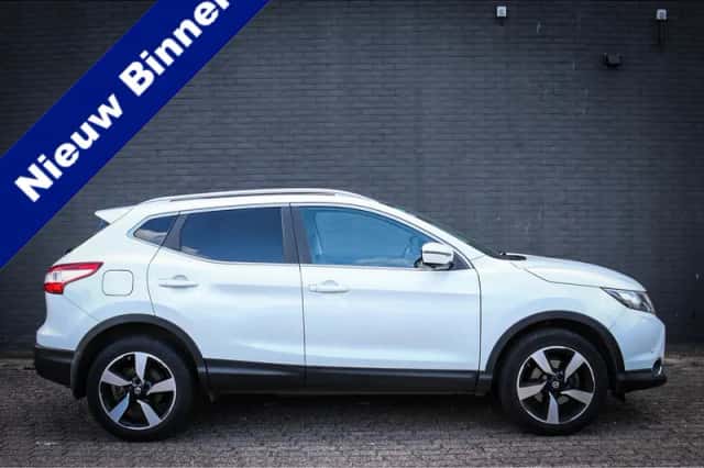 Nissan Qashqai (2016) thumbnail 1