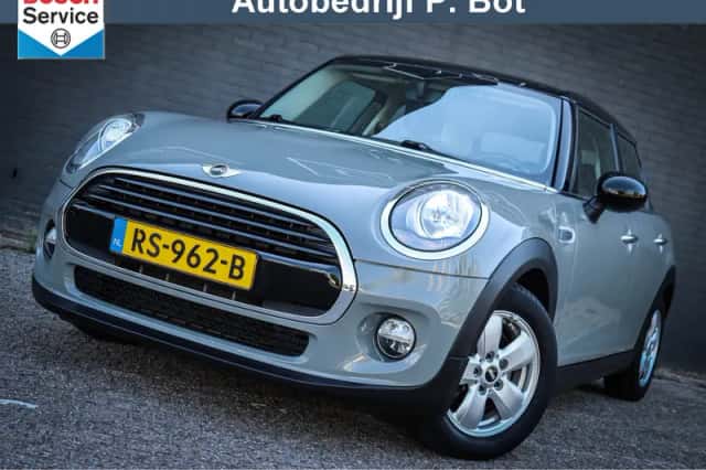 MINI Cooper (2018) thumbnail 1