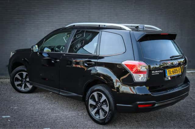Subaru Forester (2018) thumbnail 3