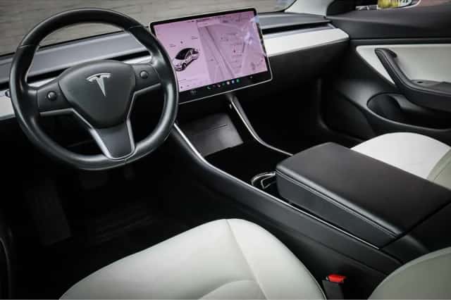 Tesla Model 3 (2019) thumbnail 4