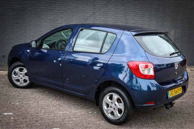 Dacia Sandero (2016) thumbnail 3