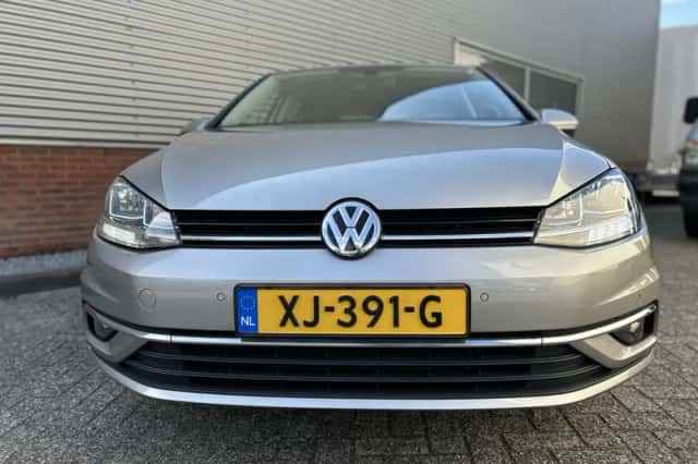 Volkswagen Golf (2019) thumbnail 2