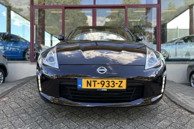 Nissan 370Z (2013) thumbnail 3