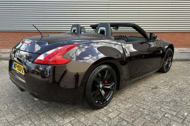 Nissan 370Z (2013) thumbnail 5