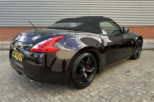 Nissan 370Z (2013) thumbnail 6