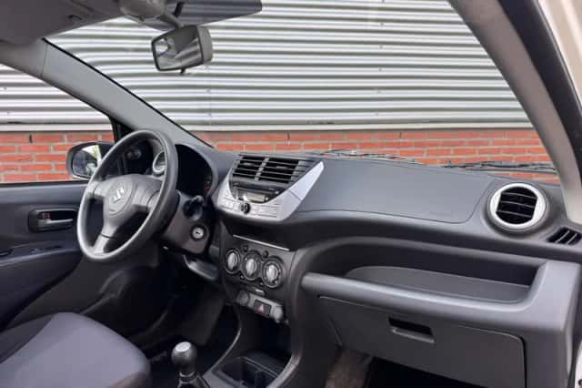 Suzuki Alto (2015) thumbnail 3