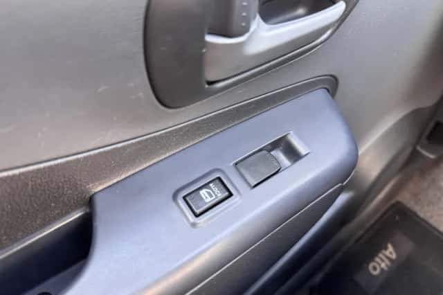 Suzuki Alto (2015) thumbnail 5
