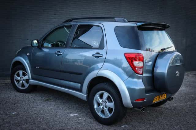 Daihatsu Terios (2009) thumbnail 2