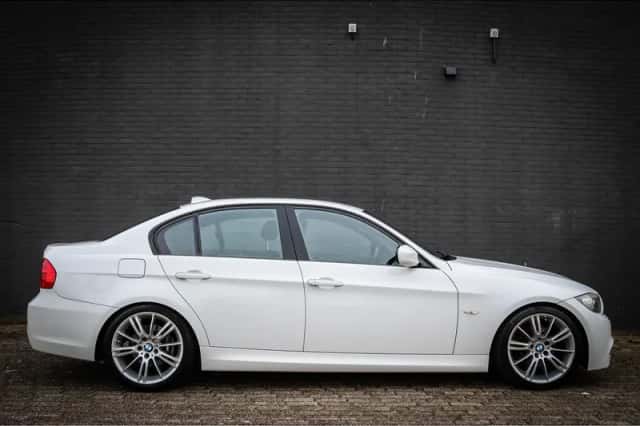 BMW 3-Serie (2009) thumbnail 2