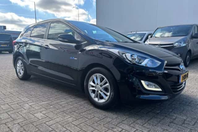 Hyundai i30 (2013) thumbnail 3