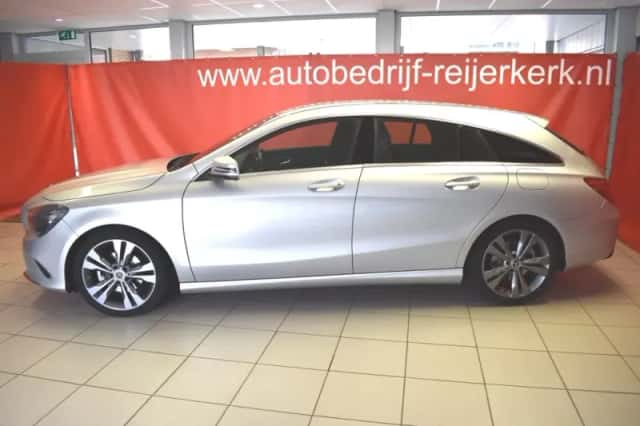 Mercedes-Benz CLA-Klasse (2017) thumbnail 2