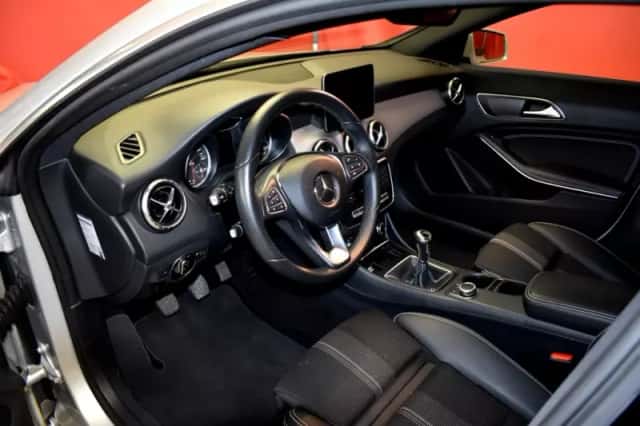 Mercedes-Benz CLA-Klasse (2017) thumbnail 5