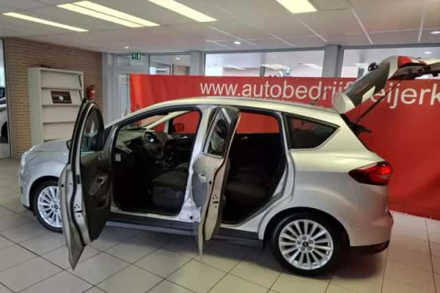Ford C-Max (2017) thumbnail 4