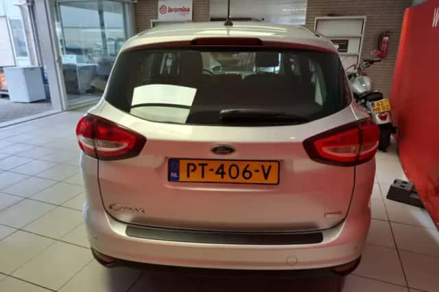 Ford C-Max (2017) thumbnail 6
