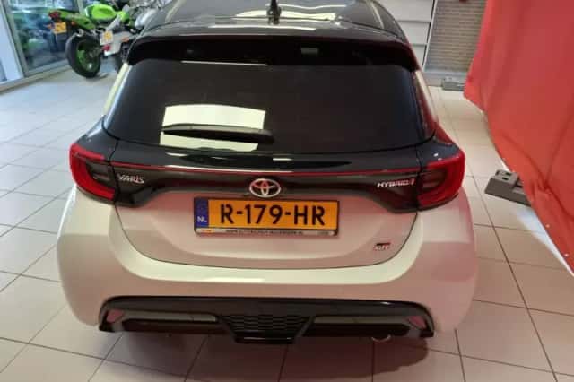 Toyota Yaris (2022) thumbnail 5