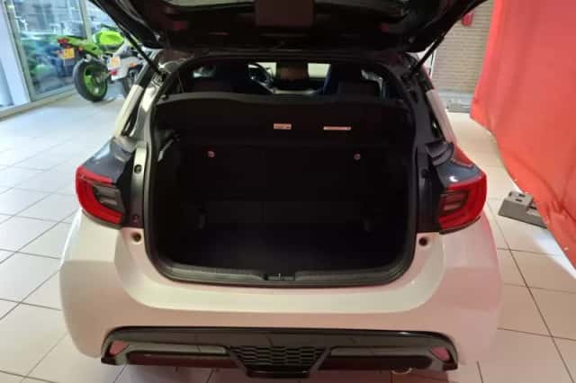 Toyota Yaris (2022) thumbnail 6