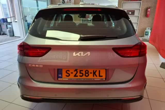 Kia Ceed Sportswagon (2023) thumbnail 3