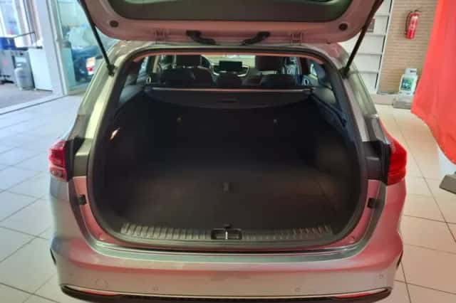 Kia Ceed Sportswagon (2023) thumbnail 4
