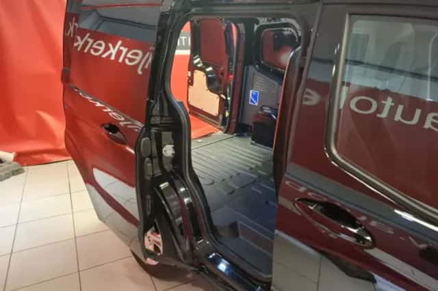 Ford Transit Courier (2023) thumbnail 6